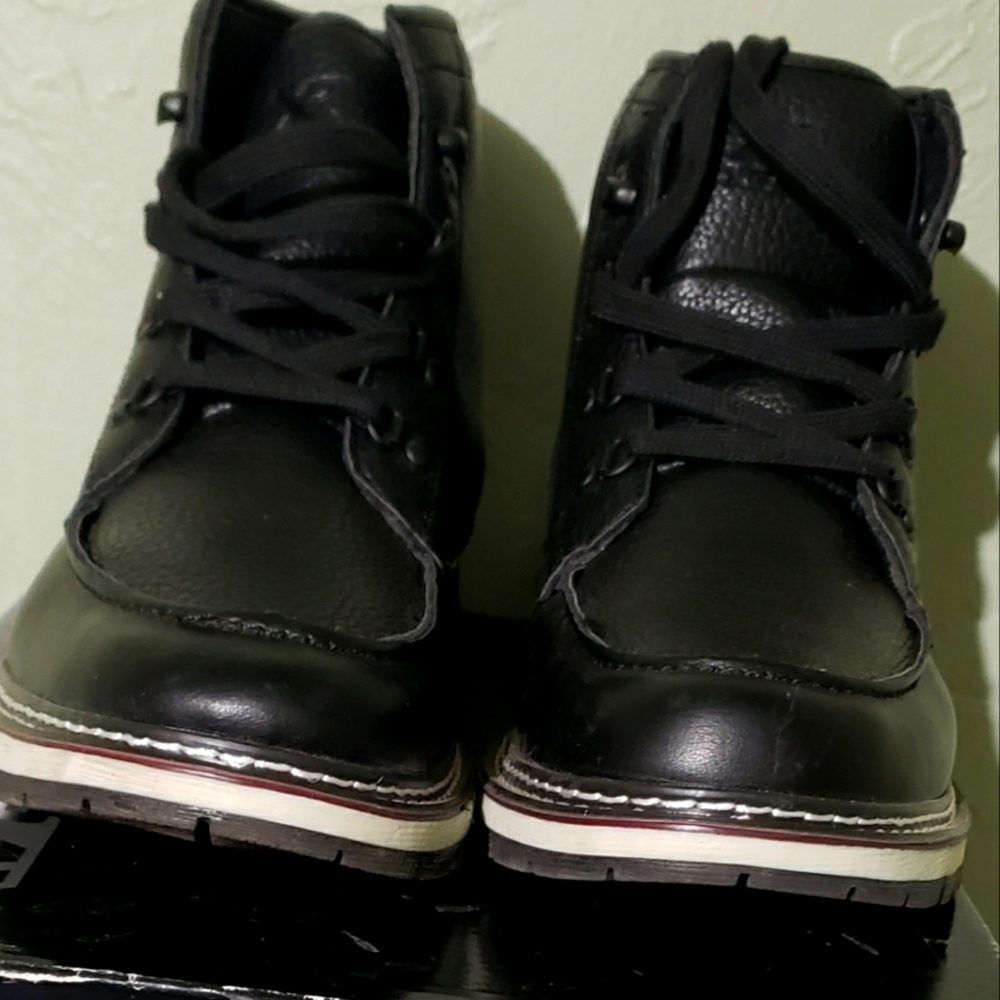Mens Black boots size 13 the brand is XRAY, THE STYLE IS AVERY